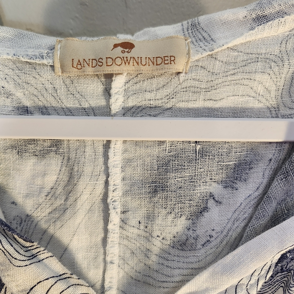Lands Downunder Lightweight Hooded Button-Front Top in White and Blue Sz XL - Picture 2 of 7